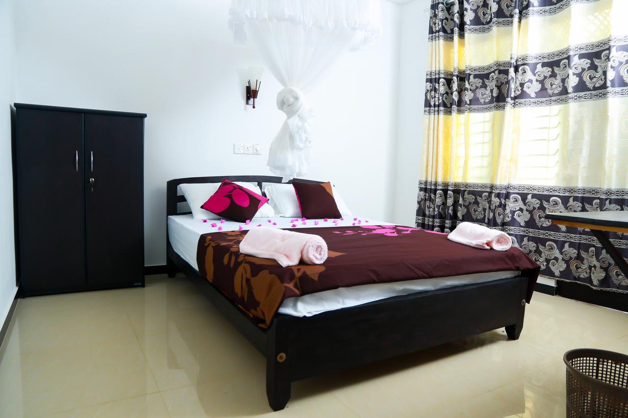 Anila Beach Inn Tangalle Dış mekan fotoğraf